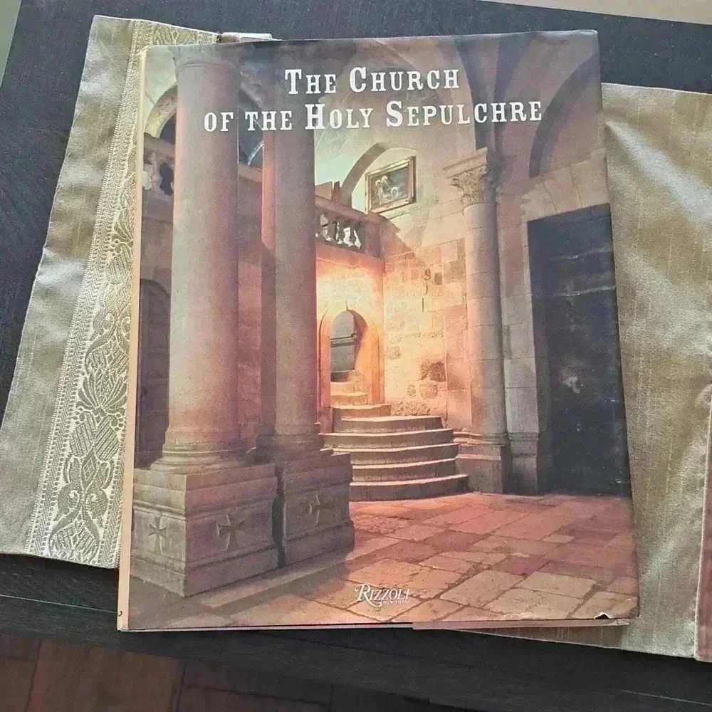 BOOK THE CHURCH OF THE HOLY SEPULCRE